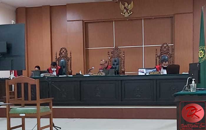 Sidang terhadap Terdakwa Ir. Mohammad Djamil Budiono, M.Si Bin Boediman digelar secara virtual. Terdakwa ditahan di Rutan Sempaja, Samarinda. (foto : LVL)