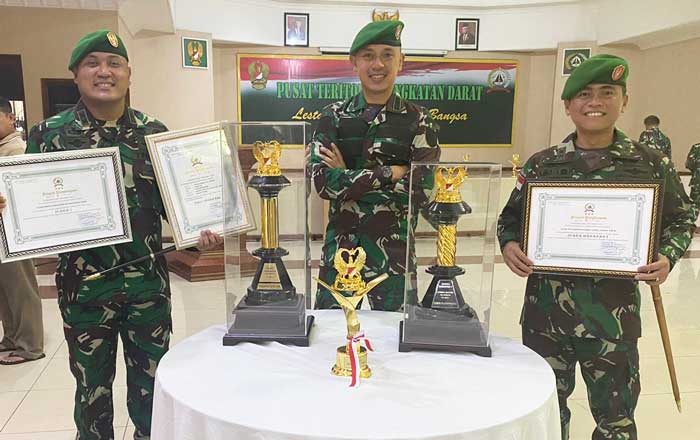 Piala dan Piagam Penghargaan diraih jajaran Kodam VI/Mlw pada Lomba Binter Tingkat Kodim dan Lomba Karlister TA 2021, yang diselenggarakan Markas Besar TNI AD. (foto : Exclusive)