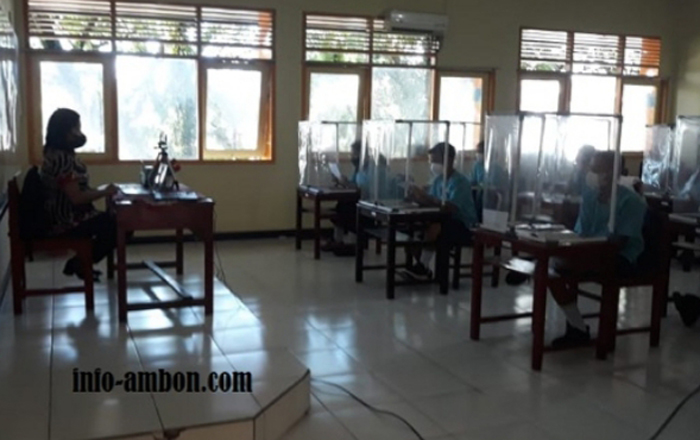 12 SMP di Kota Ambon mulai melaksanakan Pembelajaran Tatap Muka Terbatas (PTMT). (foto : Eva)