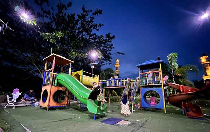 Area taman bermain di wilayah Perkantoran Bukit Pelangi. (foto : 1st)
