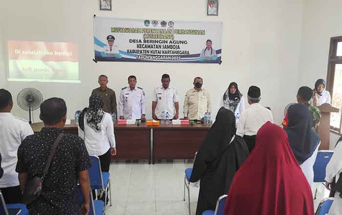 Wakil Ketua DPRD Kaltim Muhammad Samsun menghadiri Musrenbang Desa Beringin Agung, Kecamatan Samboja, Kabupaten Kukar. (foto : Exclusive