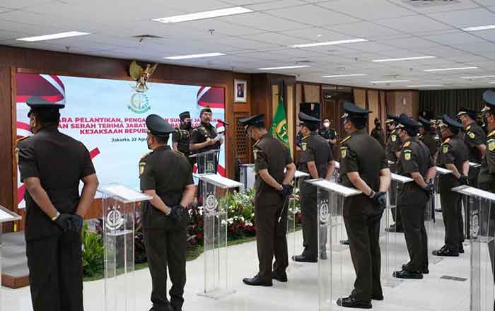 Jaksa Agung ST Burhanuddin dalam Acara Pengambilan Sumpah, Pelantikan, dan Serah Terima Jabatan Kepala Kejaksaan Tinggi dan Pejabat Eselon II di lingkungan Kejaksaan Agung. (foto : Exclusive)