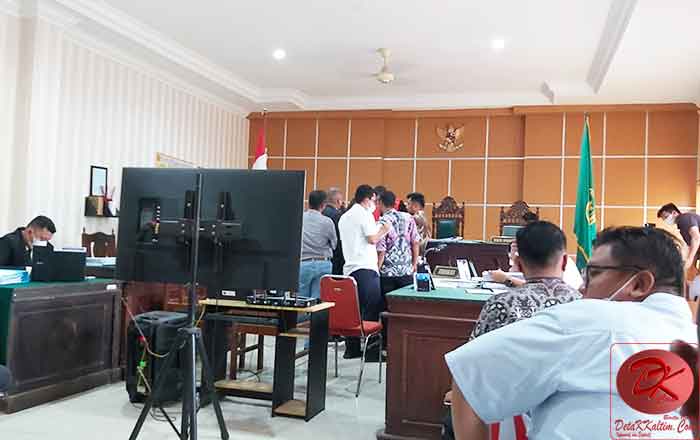 Sidang Gugatan Koperasi TKBM Komura Samarinda kepada PT PSP dan PT Pelabuhan Indonesia (Persero) terkait penangguhan pembayaran upah TKBM. (foto : LVL)