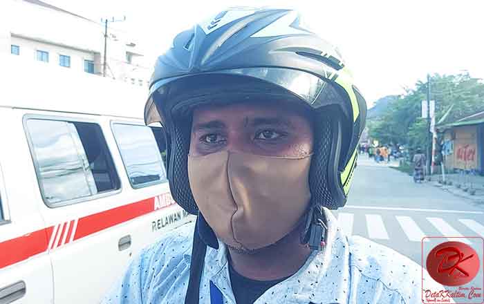 Siko Fernanda, warga Samarinda tetap setuju terhadap aksi unjuk rasa yang digelar Mahasiswa meski mengganggu arus lalu lintas. (foto : Mashardiansyah)