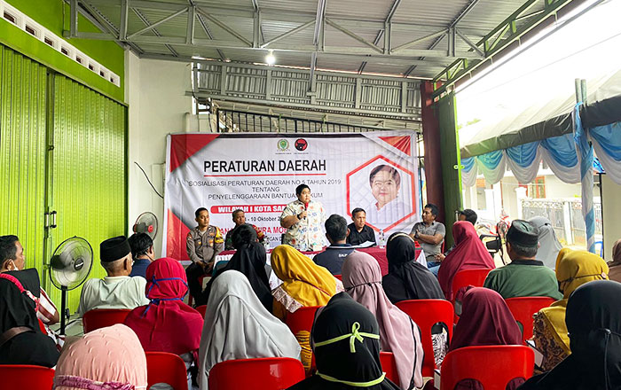 Ananda Emira Moeis sosialiasi Perda Nomor 5 Tahun 2019 tentang Penyelenggaraan Bantuan Hukum di Jalan Flamboyan, Kelurahan Loa Buah, Kecamatan Sungai Kunjang, Samarinda. (foto : Exclusive)