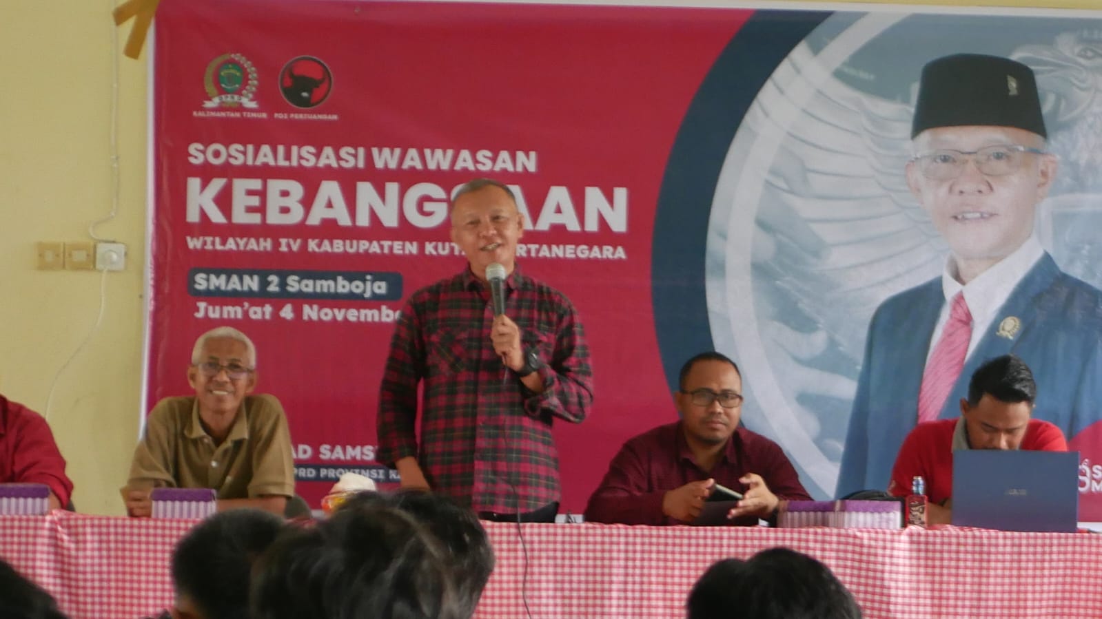 Wakil Ketua DPRD Kaltim Muhammad Samsun Sosialisasi Wawasan Kebangsaan di SMA Negeri 2 Samboja, Kutai Kartanegara. (foto : Exclusive)