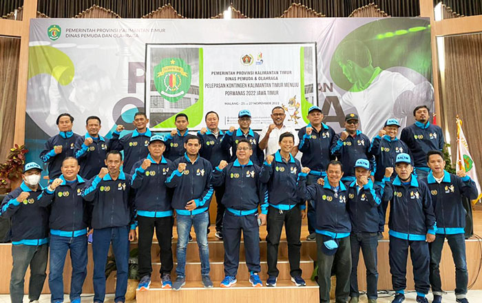 Squad PWI Kaltim dalam pelepasan menuju Porwanas XIII 2022 di Malang, Jawa Timur. (foto : Exclusive)