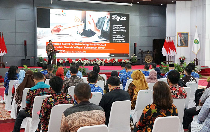 Direktorat Monitoring KPK Wahyu Dewantara Susilo dalam Workshop SPI: Evaluasi Program dan Tindak Lanjut Kegiatan di Aula Odah Etam, Kompleks Kantor Gubernur Kalimantan Timur. (foto : Exclusive)