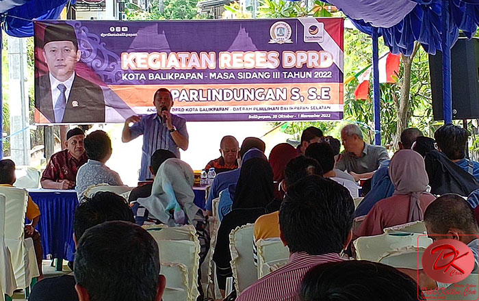 Anggota DPRD Kota Balikpapan Parlindungan Sihotang, SE melaksanakan reses di Perum BDS 2, Balikpapan Selatan. (foto : Roni)