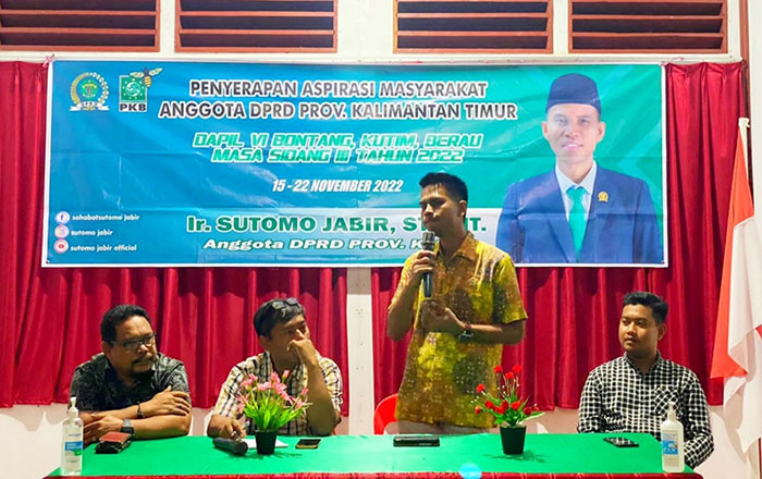 Sutomo Jabir saat gelar reses masa sidang III di Pulau Derawan, Kabupaten Berau. (foto : Dok. Sutomo)