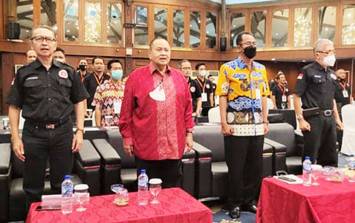 Izedrik Emir Moeis (2 kiri) terpilih sebagai Ketua Umum DPP GP Marhaenis. (foto : Exclusive)