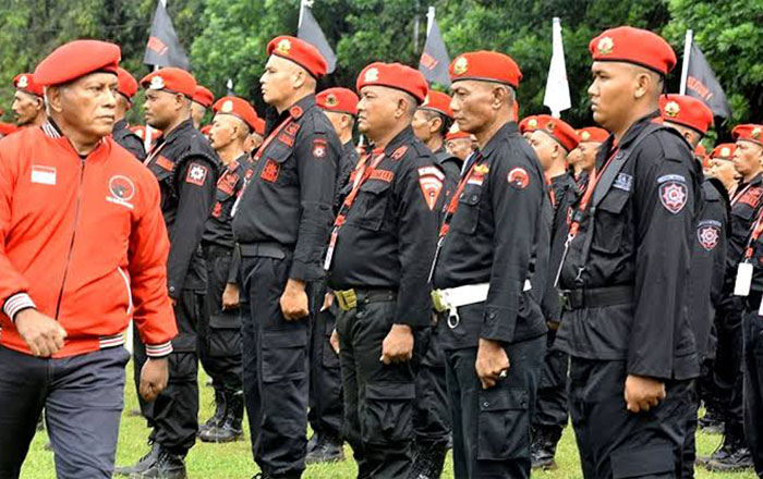 12.000 Satgas PDI Perjuangan dari seluruh daerah Indonesia berkumpul di Bumi Perkemahan Cibubur menjalani penggemblengan dalam rangka HUT Ke-50 PDIP. (foto : Exclusive)