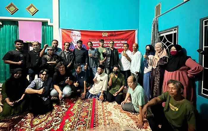 Martinus menyerap aspirasi warga melalui Kegiatan Reses di Desa Mentiwan, Melak, Kutai Barat. (foto: Exclusive)