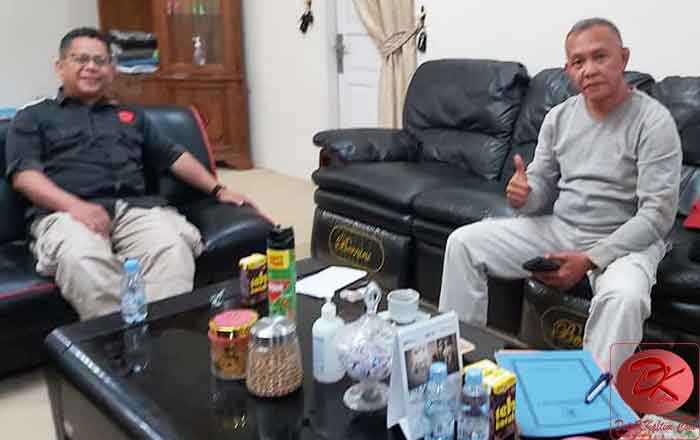 Muhammad Samsun, Wakil Ketua DPRD Kaltim menerima kunjungan Pemred DETAKKaltim.Com dalam rangka kegiatan HUT Ke-7. (foto: DK)