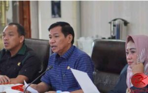 Anggota Komisi 1 DPRD Kota Balikpapan Sri Hana dan Iwan Wahyudi dalam RDP. (foto: Jamil)