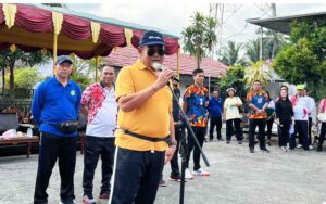 Ketua Pengadilan Tinggi Kaltim Nyoman Gede Wirya, SH, MH pada pembukaan Pertandingan Bola Voli dalam rangka merayakan HUT Ke-70 IKAHI Daerah Kaltim. (foto: Exclusive)