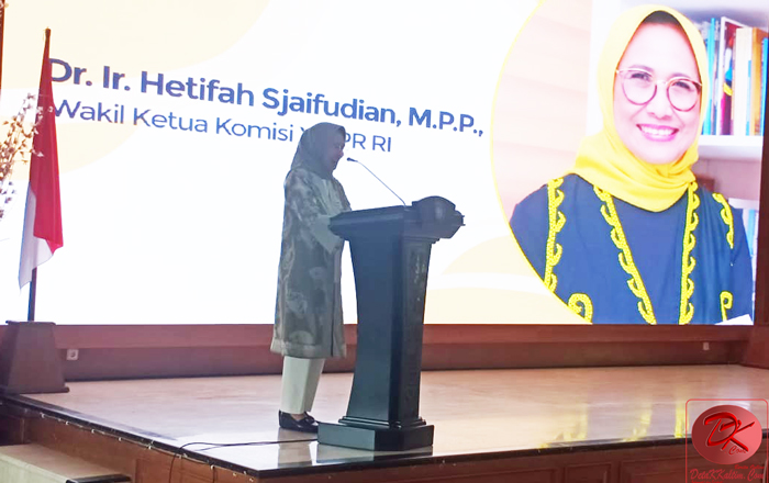 Dr. Ir. Hetifah Sjaifudian, Wakil Ketua Komisi 9 DPR RI dalam kegiatan Bimtek. (foto: Alim)
