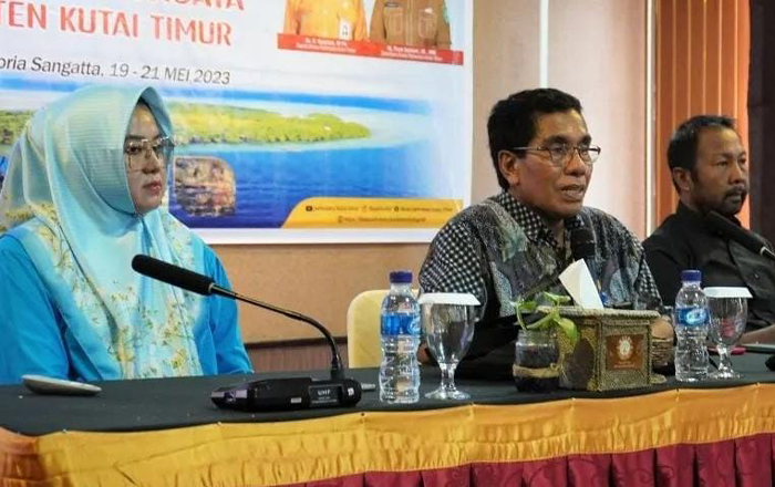 Kepala Dinas Pariwisata Kutim Nurullah saat menutup kegiatan Pelatihan Tata Kelola Destinasi Pariwisata Kutim. (foto: Exclusive)