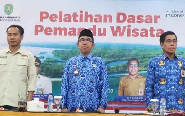 Pelatihan Dasar Pemandu Wisata Kutim dibukan Bupati Kutim Ardiansyah Sulaiman dan ditutup Kadispar Nurullah. (foto: Exclusive)