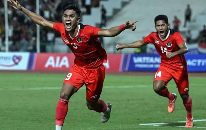 Ekspresi pemain Sepak Bola Indonesia saat memenangkan Medali Emas di Sea Games Kamboja 2023. (foto: Exclusive)