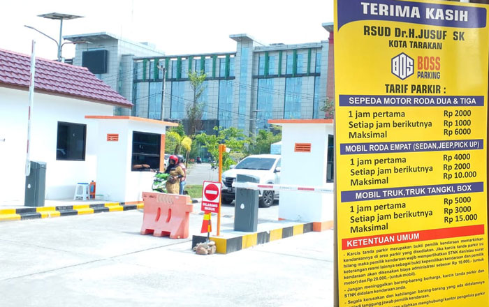 RSUD dr. H. Jusuf SK Tarakan dan tarif parkir yang dikeluhkan warga. (foto: Slp)