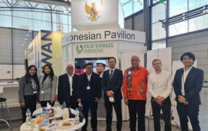 Yustisia Debrina pada kegiatan Expo Apcasi dan kunjungan ke negara-negara Eropa Tengah bersama Kadin Indonesia. (foto: Exclusive)