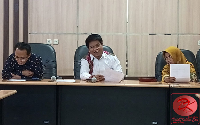Ketua KPU Kota Samarinda Firman Hidayat saat menyampaikan rencana kegiatan Launching Tahapan Pilkada Kota Samarinda. (foto: LVL)